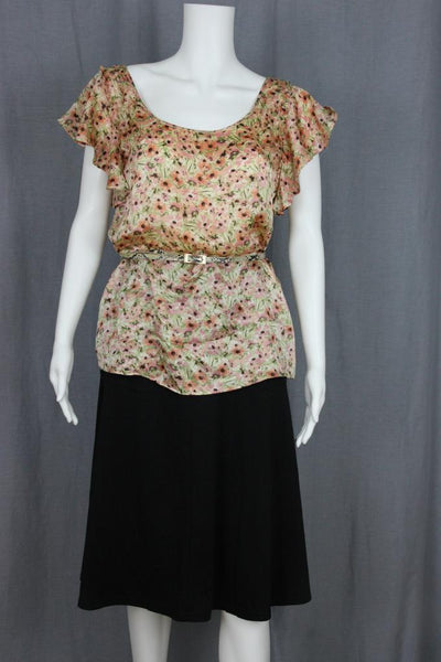 MINI-FLORAL TOP WITH FLUTTER SLEEVE